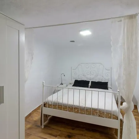 Guia House Holiday home *